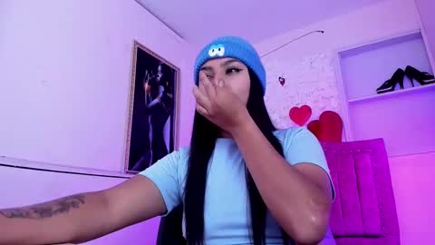 sarastonesx online show from September 26, 2025, 3:43 am