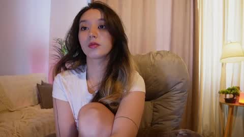 Snapshot of sarasuo chatting on June 8, 2026, 2:12 am Shara online show from June 8, 2026, 2:12 am