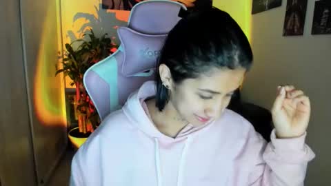 saratukkerr online show from November 4, 2025, 3:27 am