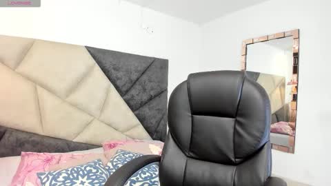      online show from November 13, 2025, 1:59 am