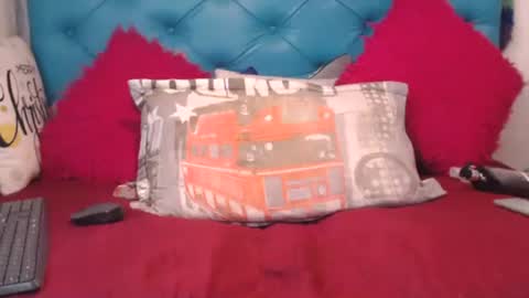 Sara Wills online show from October 1, 2025, 2:23 pm