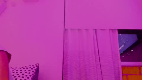 Saray  online show from January 6, 2026, 4:27 am