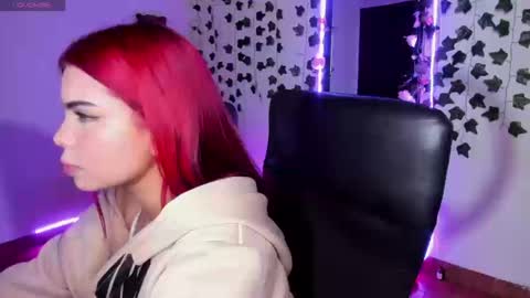 saray__jones online show from September 9, 2025, 12:37 pm