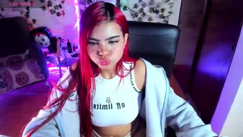 saray__jones online show from October 8, 2025, 1:42 pm