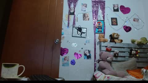 Sara Jimenez online show from December 18, 2024, 7:47 am