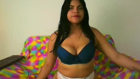 Snapshot of saray_we chatting on December 1, 2025, 1:43 am saray_we online show from December 1, 2025, 1:43 am