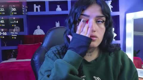 Sari  online show from October 27, 2025, 10:36 pm