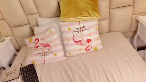 sarit_ online show from June 11, 2026, 12:32 am