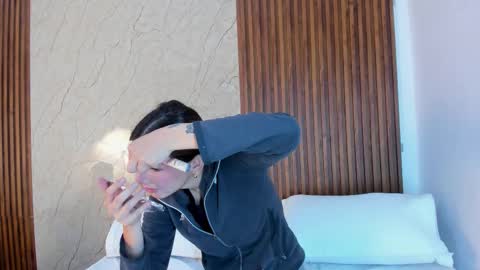  SARIYA Y ALEXIS  online show from February 23, 2026, 11:18 am