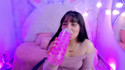 Sara online show from October 10, 2025, 2:43 am