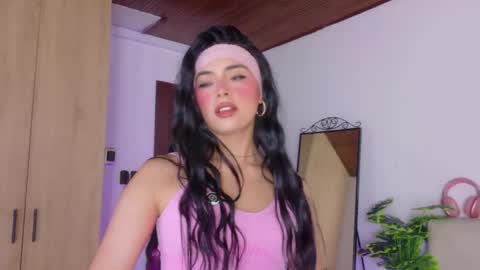 Sara online show from May 23, 2026, 11:31 pm