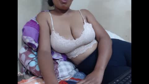 saronette online show from January 9, 2025, 11:14 am