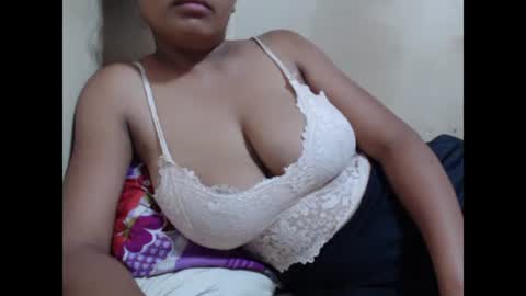 saronette online show from January 16, 2025, 10:10 am