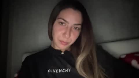 Sarrah online show from October 28, 2025, 8:44 pm