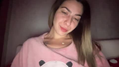 Sarrah online show from November 26, 2025, 10:22 pm