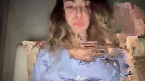 Sarrah online show from December 17, 2025, 9:32 pm