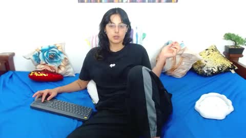 Sashita online show from October 17, 2025, 1:53 am