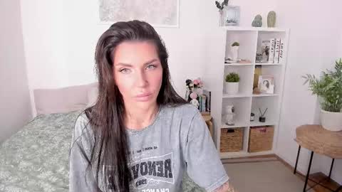 Snapshot of sasha_miro chatting on September 11, 2025, 2:00 am Sasha Miro online show from September 11, 2025, 2:00 am