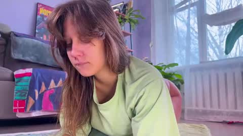 Alexandra Sasha in short online show from April 5, 2026, 6:43 am