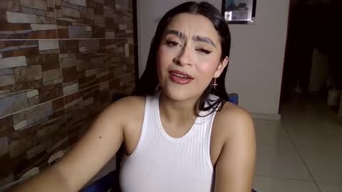 Camila online show from December 19, 2024, 8:02 pm