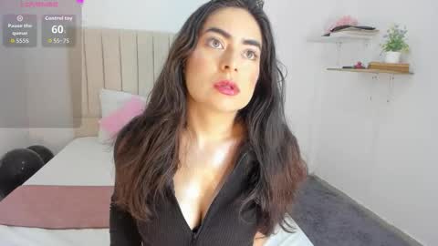 Snapshot of sashaa_petit chatting on September 12, 2025, 11:21 am Sashaa online show from September 12, 2025, 11:21 am