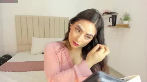 Snapshot of sashaa_petit chatting on September 17, 2025, 11:34 am Sashaa online show from September 17, 2025, 11:34 am
