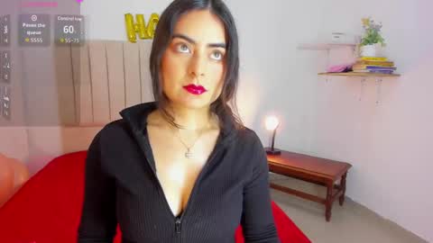 Snapshot of sashaa_petit chatting on October 14, 2025, 11:44 am Sashaa online show from October 14, 2025, 11:44 am