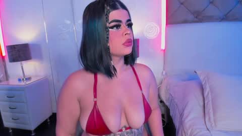 selene  online show from February 4, 2025, 8:06 pm