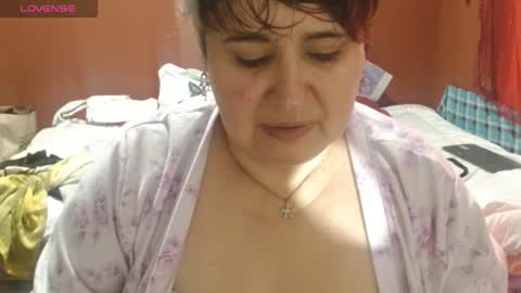 S A S H A R O S E online show from November 3, 2025, 1:01 pm