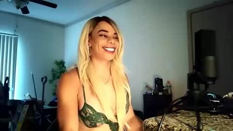 MISTRESS STROKES online show from March 6, 2026, 10:06 pm