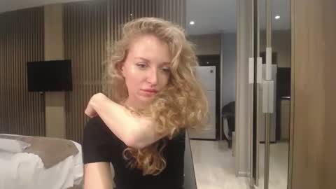 Sasha online show from October 4, 2025, 5:16 am