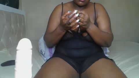 sassie_bee online show from December 16, 2024, 1:42 am