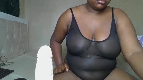 sassie_bee online show from March 4, 2025, 12:18 am