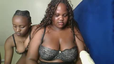 sassie_bee online show from September 16, 2025, 6:09 pm