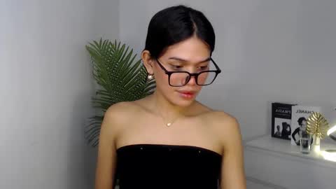 Snapshot of sassy_monie chatting on January 27, 2025, 1:48 am sassy_monie online show from January 27, 2025, 1:48 am