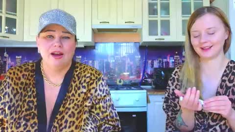 sassy_seasons online show from February 12, 2025, 11:51 am