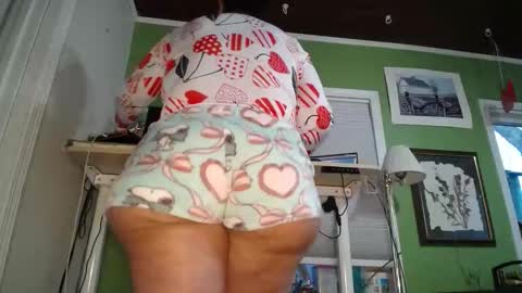 sassylatin45 online show from March 9, 2026, 12:14 am