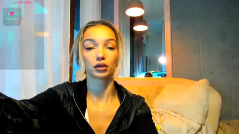 Snapshot of sassyt33n chatting on October 8, 2025, 8:23 am sassyt33n online show from October 8, 2025, 8:23 am