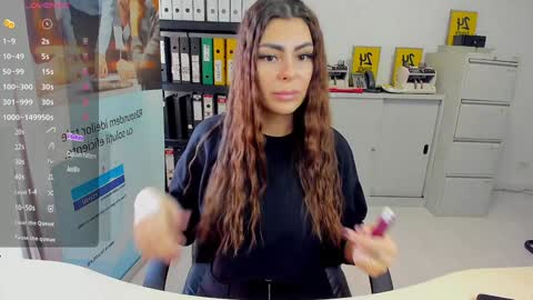 sassytiff online show from March 6, 2025, 11:58 am