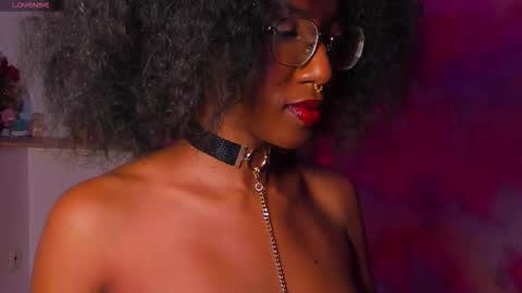 saturno_vibes online show from November 4, 2025, 10:58 am