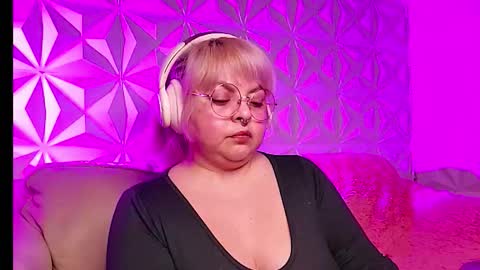 Gina George online show from February 7, 2026, 1:42 am