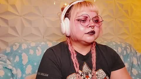 Gina George online show from May 15, 2026, 11:45 pm
