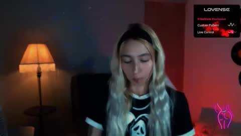 Snapshot of saucy_jenn1 chatting on January 10, 2025, 2:35 am I AM JENN  online show from January 10, 2025, 2:35 am