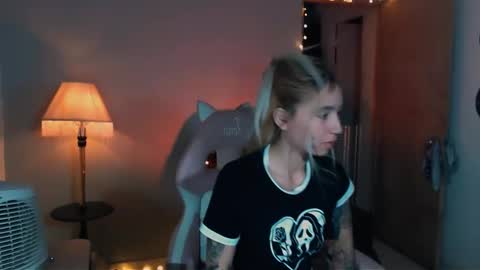 Snapshot of saucy_jenn1 chatting on January 24, 2025, 2:28 am I AM JENN  online show from January 24, 2025, 2:28 am