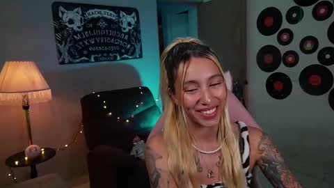 Snapshot of saucy_jenn1 chatting on March 9, 2025, 3:01 am I AM JENN  online show from March 9, 2025, 3:01 am