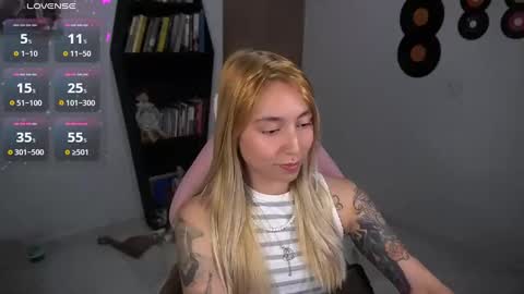 Snapshot of saucy_jenn1 chatting on September 17, 2025, 3:19 am I AM JENN  online show from September 17, 2025, 3:19 am