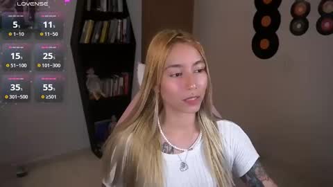 Snapshot of saucy_jenn1 chatting on September 18, 2025, 3:08 am I AM JENN  online show from September 18, 2025, 3:08 am