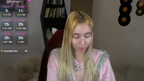 Snapshot of saucy_jenn1 chatting on September 28, 2025, 1:44 am I AM JENN  online show from September 28, 2025, 1:44 am