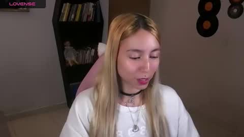 Snapshot of saucy_jenn1 chatting on October 17, 2025, 4:26 am I AM JENN  online show from October 17, 2025, 4:26 am