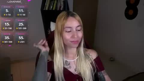 Snapshot of saucy_jenn1 chatting on October 25, 2025, 4:09 am I AM JENN  online show from October 25, 2025, 4:09 am